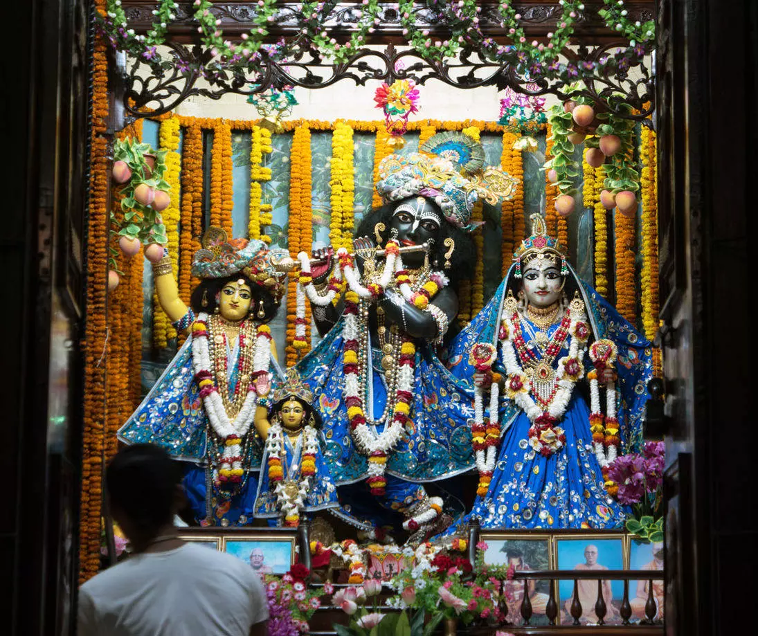 Sri Sri Gadharvika Giridhari