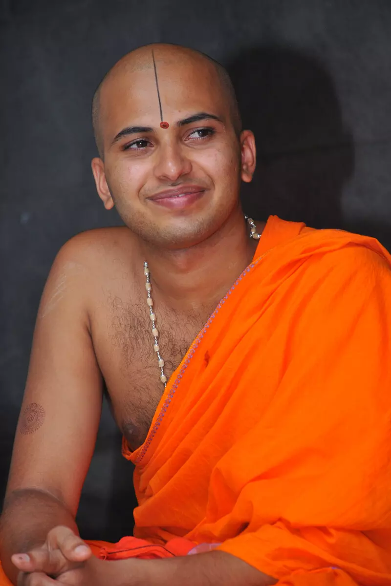 Pujya Shri Shri Isha Priya Teerth Sri Padru (en second, Adamaru Matha)